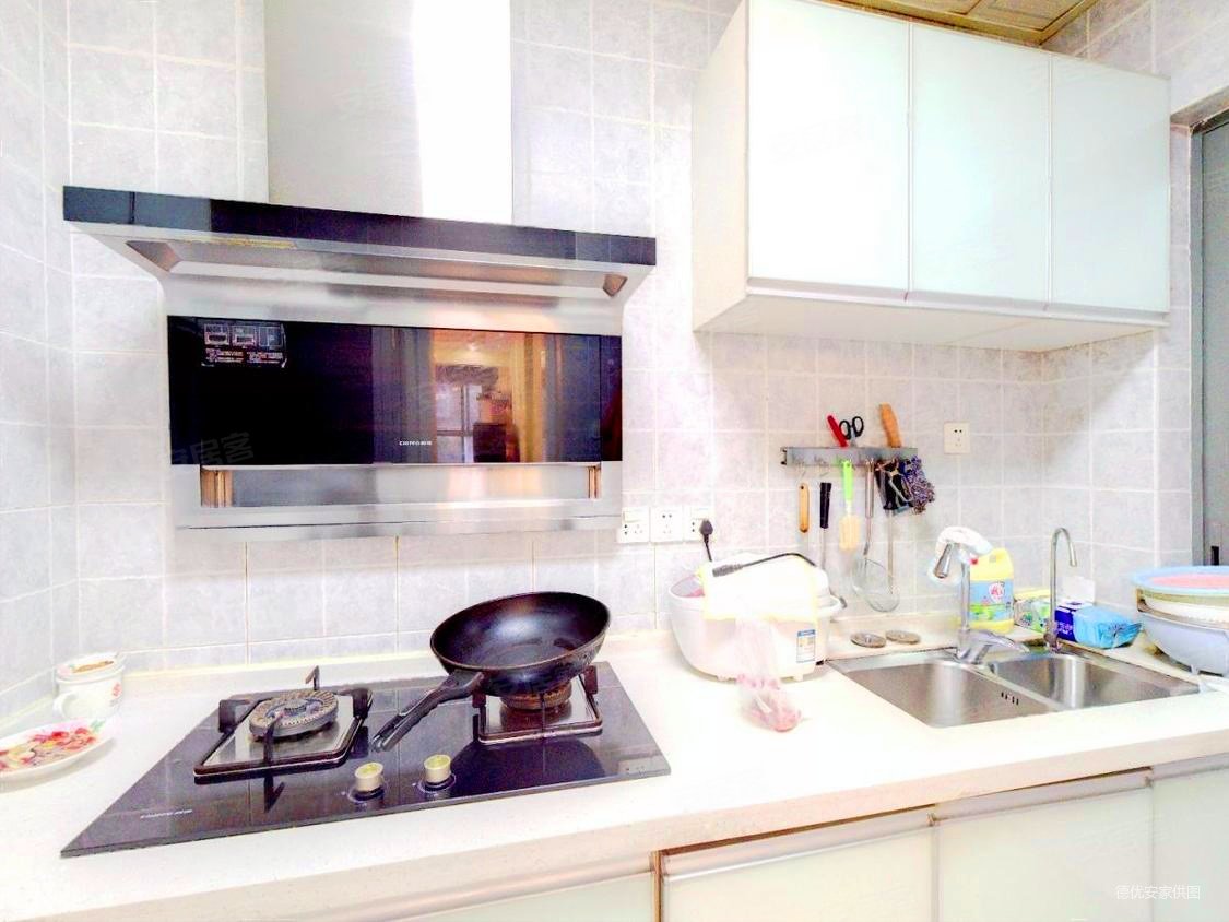 中铁西城西苑      交通便利 满五   近地铁 精装修