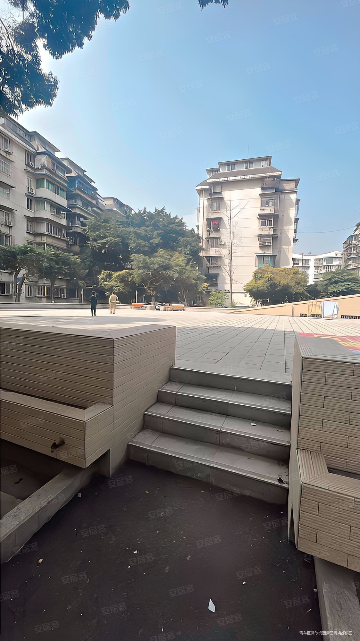 中楼层 大套二 客厅卧室带阳台 可直接入住 明厨明卫,锦欣苑(青羊)