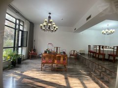 唐山路南路南价可谈简单装修 万科红郡 工作商务接待 联排别墅 独立车库出租房源真实图片