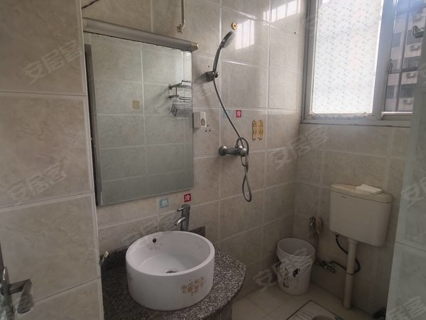 凉山西昌外滩外滩十六区月亮湖公园旁，城南电信营业厅附近 单间带独立卫生间出租出租房源真实图片