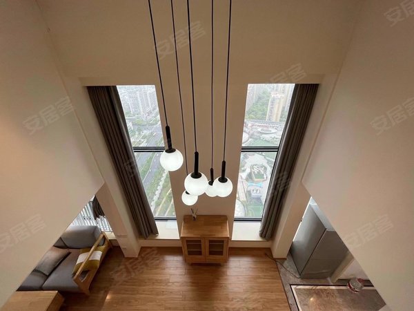 杭州滨江区政府龙湖郦城公馆滨江天街龙湖郦城公馆loft两房,天街楼上