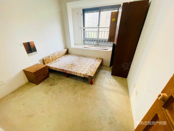 东湖京华两房两卫采光好三开间朝南