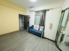 深圳宝安新安5号线 灵芝 大一房一厅 押一付一 拎包入住出租房源真实图片