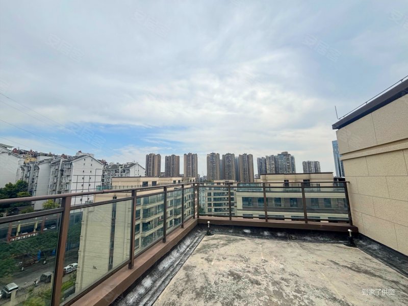 (轻轨 300米骨折急售)带超大屋顶花园 视野无遮挡,融信海月平湖(一期)