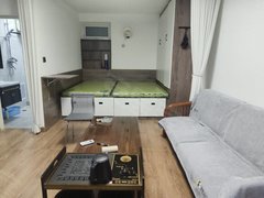 日照五莲银座商城望海佳园1楼40平家具家电全新，每月500元出租房源真实图片