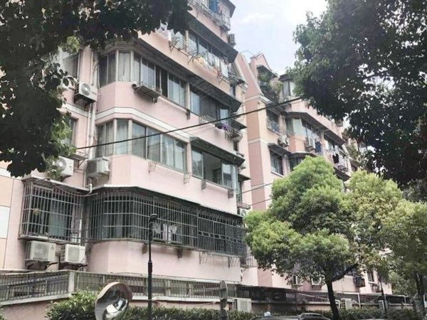 【多图】淞虹公寓,北新泾租房,带院子可以养宠物大一房一厅,北新泾