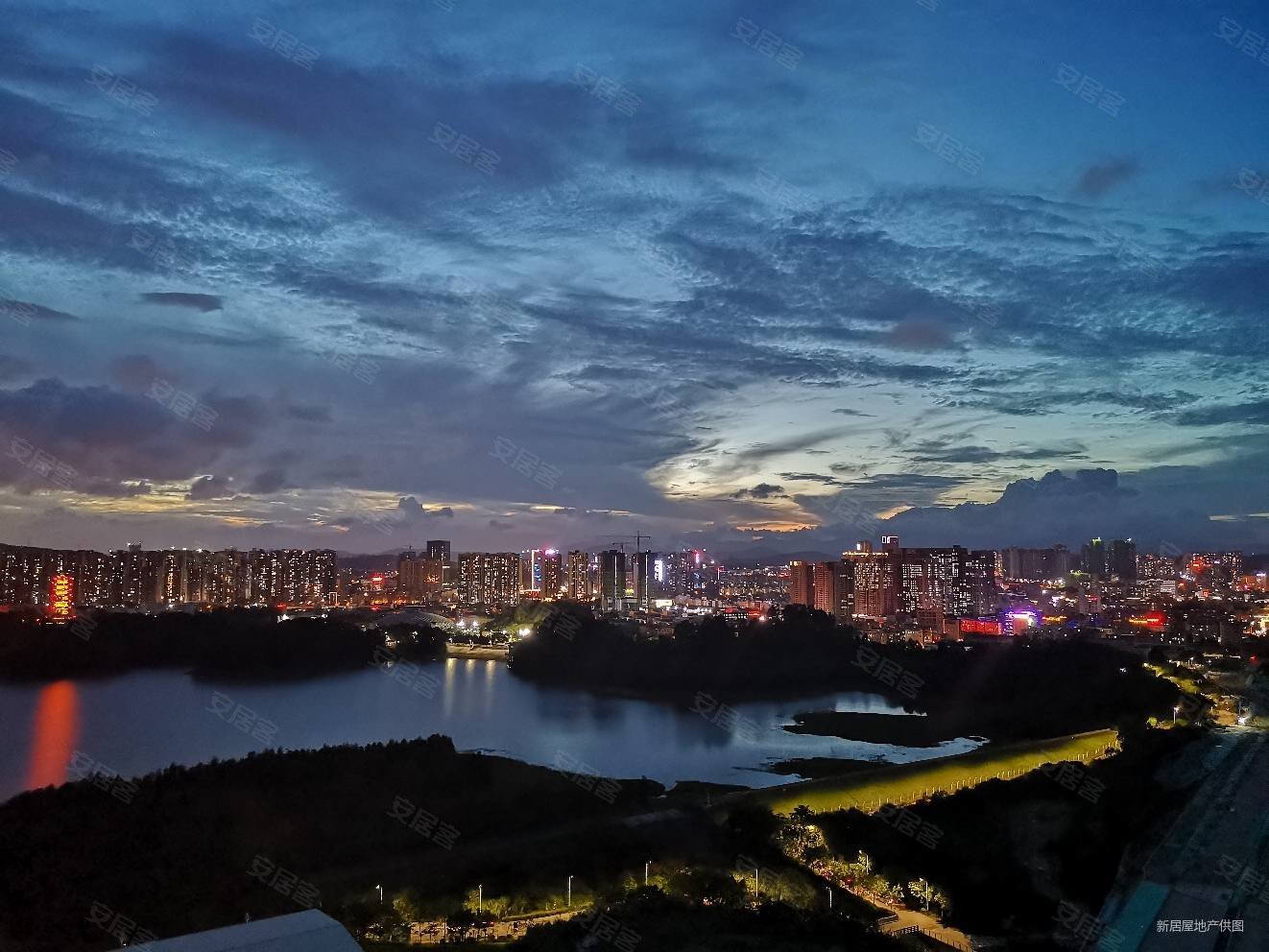 4房2厅3卫,双套间,天峦湖二手房,0万,4室2厅,3卫,157平米-深圳安居客