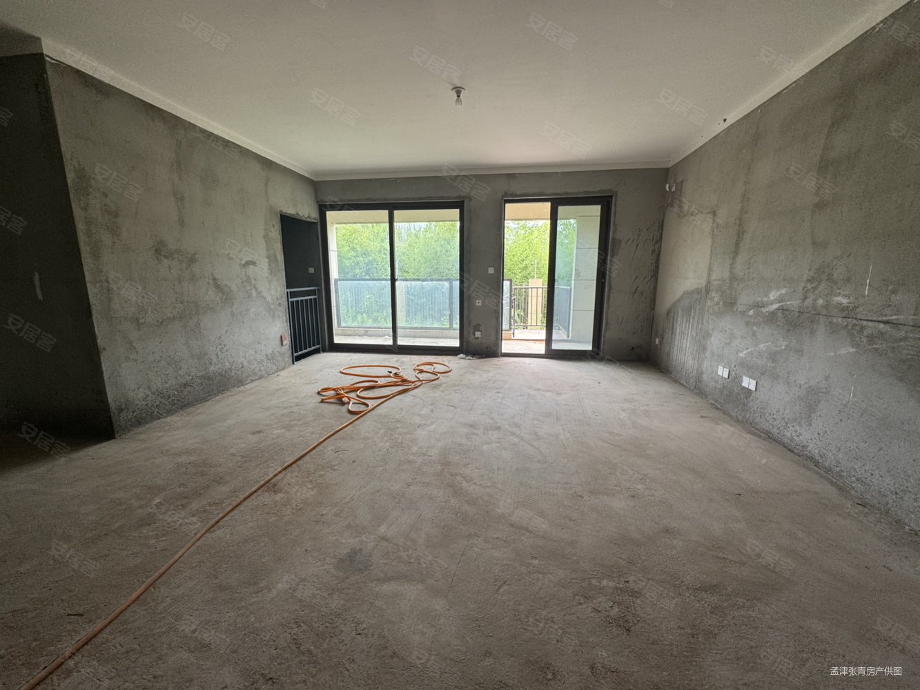 东方今典东方府6室3厅3卫144.53㎡南北120万