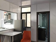 扬中扬中市区市中心出租！！通达附近二楼两室一厅一卫二次装修12000一年，电话出租房源真实图片