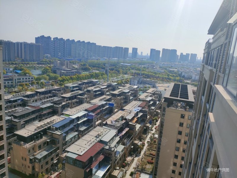 中梁壹号院二期5楼横厅三房出售 毛坯新空195万