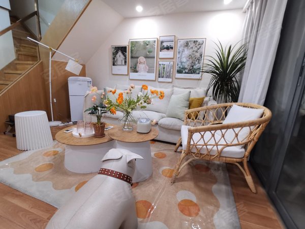 东莞南城南城车站寰宇汇金中心ucc网红公寓 如果您找房累了 那么来找