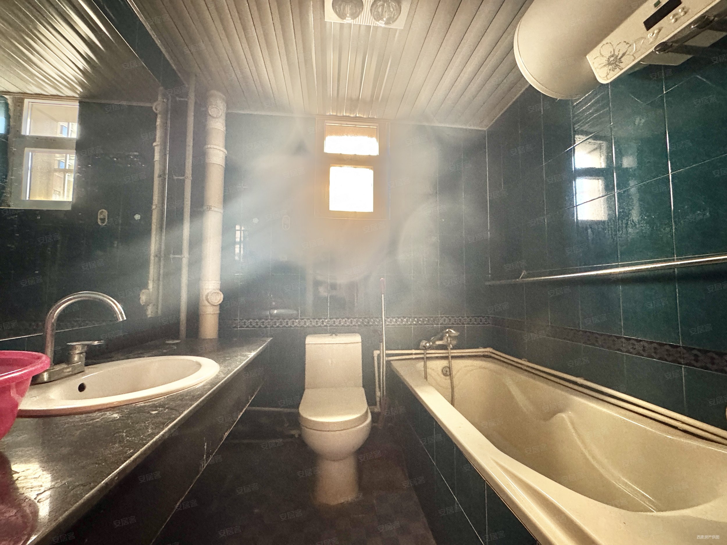 海晏路36号院3室2厅2卫148㎡南北150万