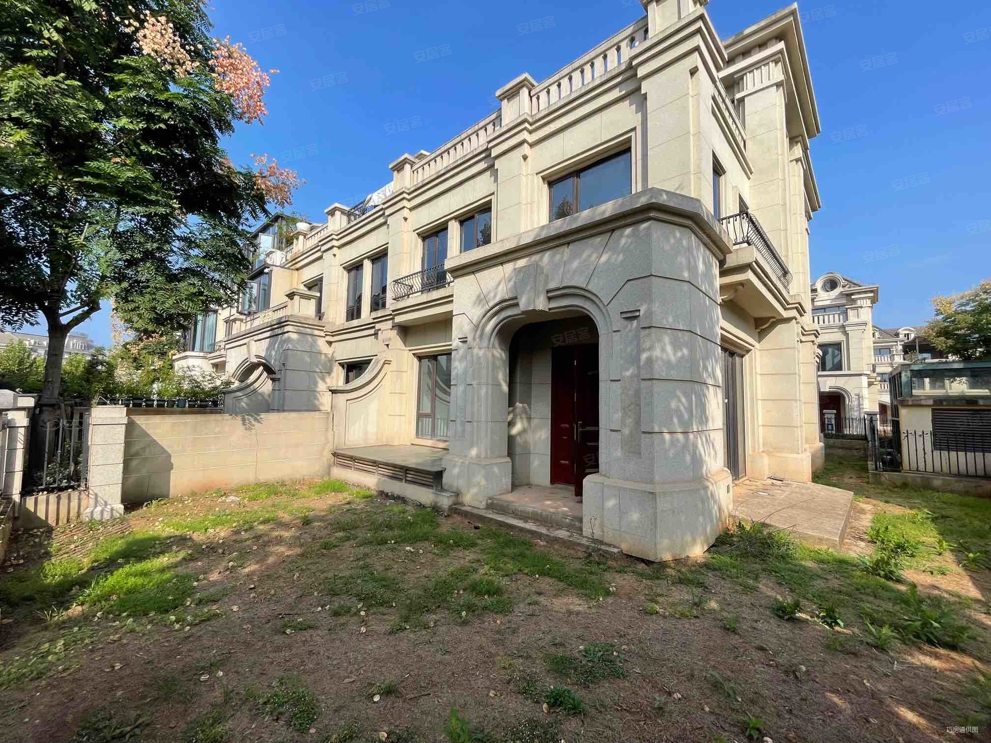 绿地卢塞恩小镇三期别墅商品房满二次新小区精装修