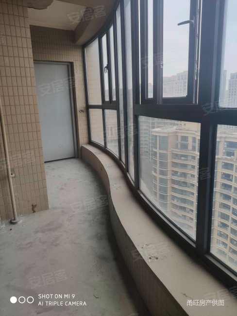 皇冠花园一期 一线河景房 全新毛坯大平层 高层视野开阔