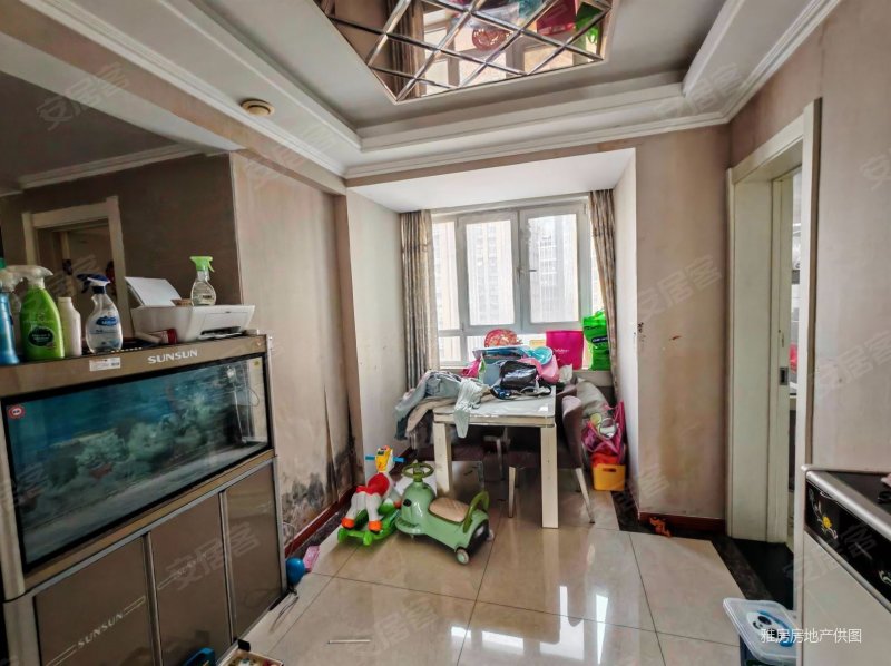 鼓楼广场旁风尚米兰新上地铁口超市商场配套齐全看房方便