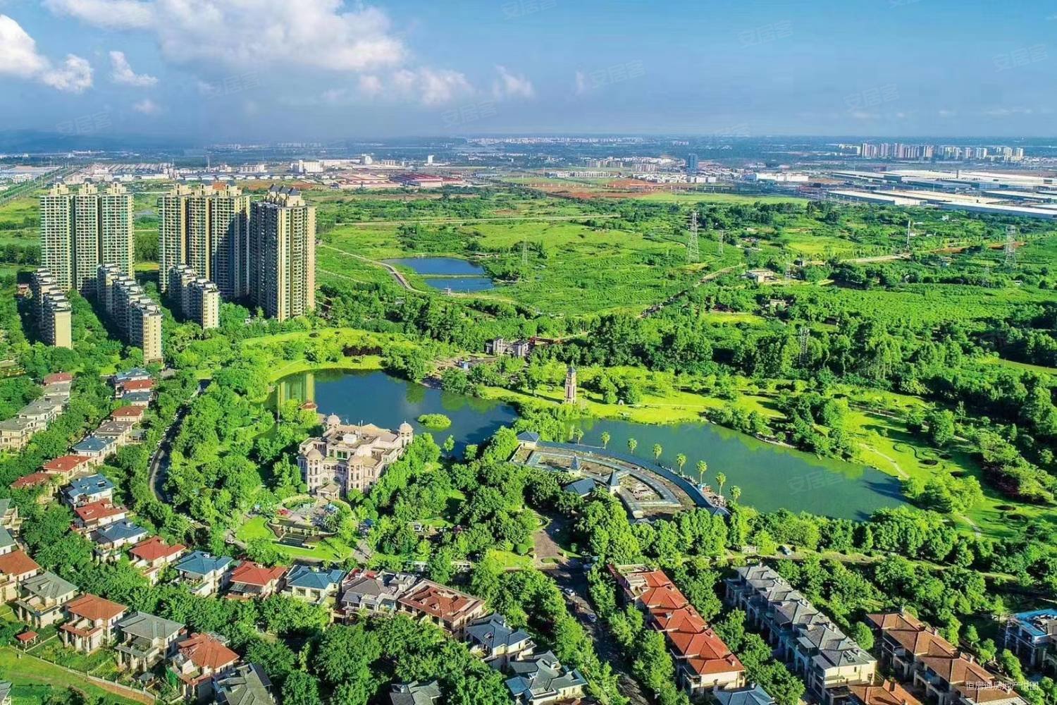 恒大金碧天下(别墅)4室2厅3卫289㎡南270万