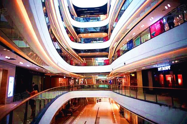 金沙洲星港城万达广场临街商铺 的首5年回本10年稳赚
