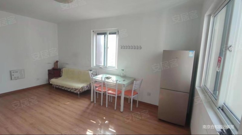 带电梯 近地铁 小区新 高楼层采光充足 小三房 出行方便