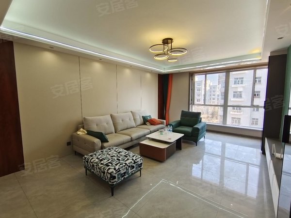 巴彦淖尔市临河临河城区朗润园朗润园4楼104平米,精装三室,第一次出租