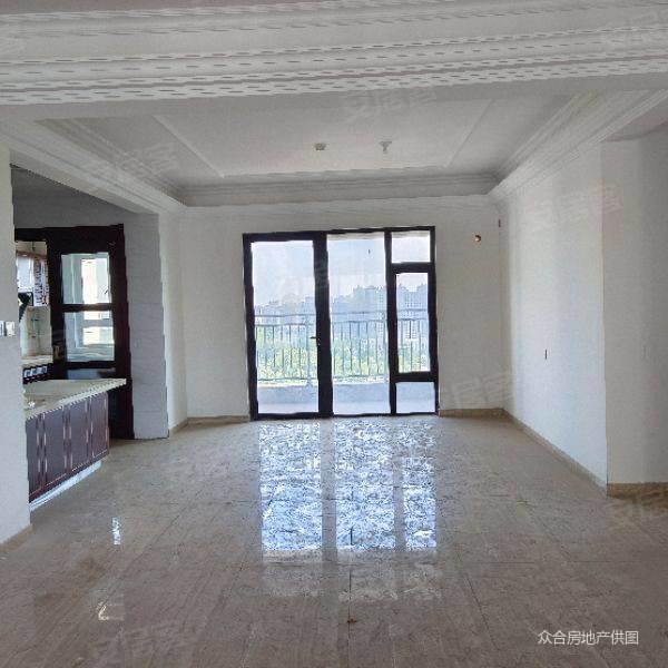 碧桂园278平,精装修两个车位储藏室215万,碧桂园翡翠华府二手房,215万