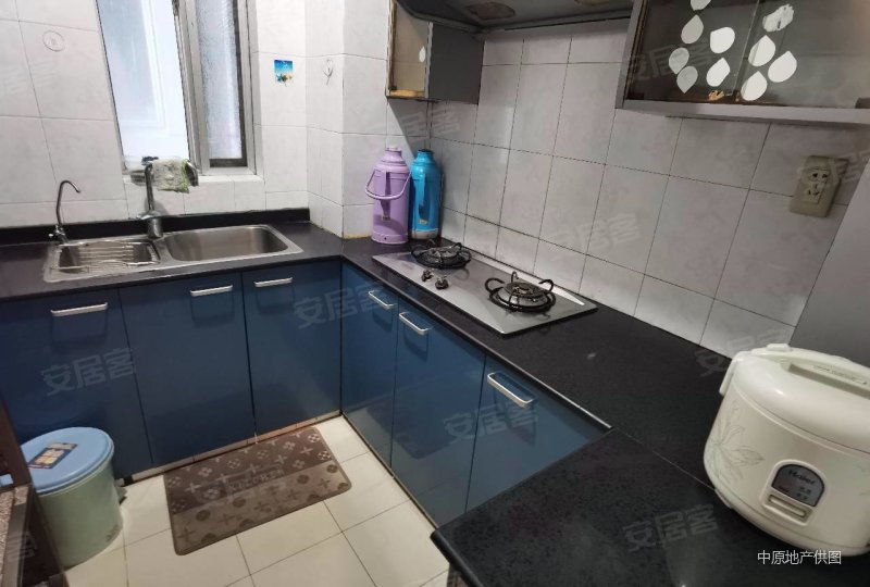 金鹏花园(西区) 满五   交通便捷 近地铁 正规商品房