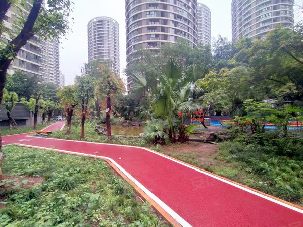 重庆巴南花溪宗申动力城(二三期)花溪轻轨站旁,温馨精装二房,家电家具