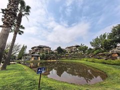 弥勒湖泉片区湖泉生态园精装别墅整栋出租,拎包入住即可,环境优美,空气清新出租房源真实图片