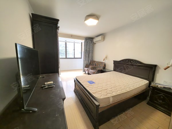 上海浦东塘桥南泉公寓南北两房