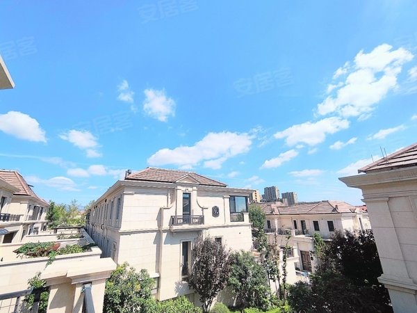 青岛李沧绿城绿城理想之城留香园绿城理想之城留香园 4室2厅3卫 南北