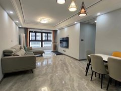 出租城东红光新寓三室现代精装修设施齐全拎包入住1500每月