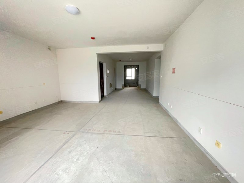 黄金山水郡(六区)4室2厅2卫200㎡南北550万