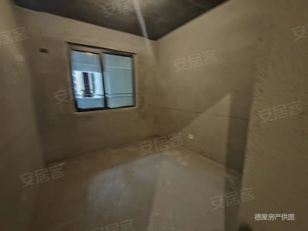 正东凯旋豪庭3室2厅2卫130㎡南北69.8万