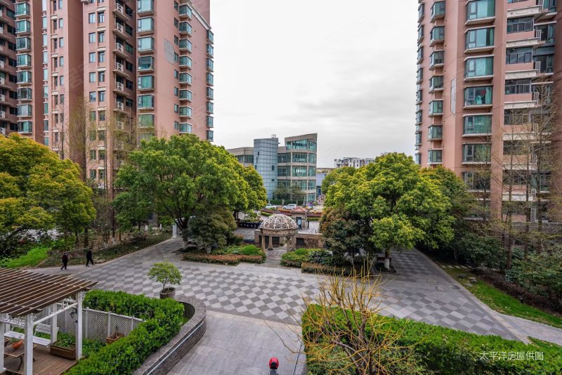 绿洲香岛花园3室2厅2卫133.77㎡南北545万