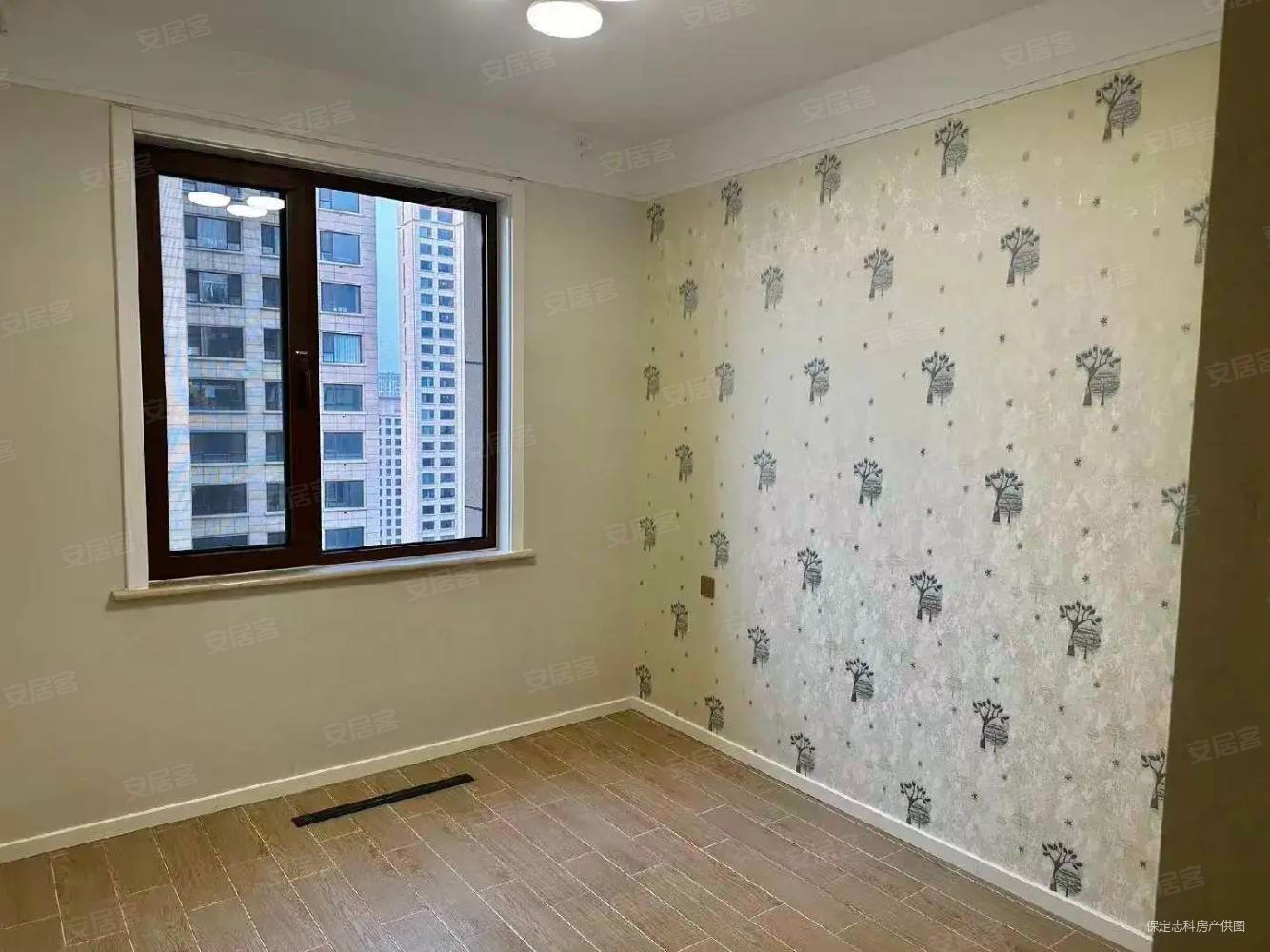 卓正丽景蓝湾(C区)3室2厅2卫146㎡南北158万