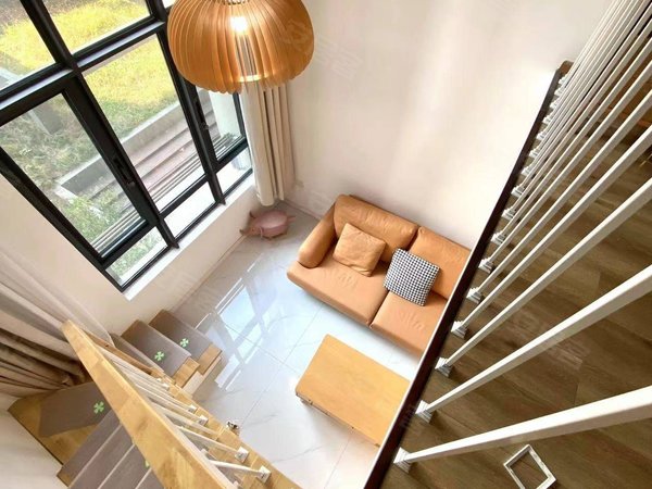 精装loft3号线后湖大道汉口城市广场第八医院