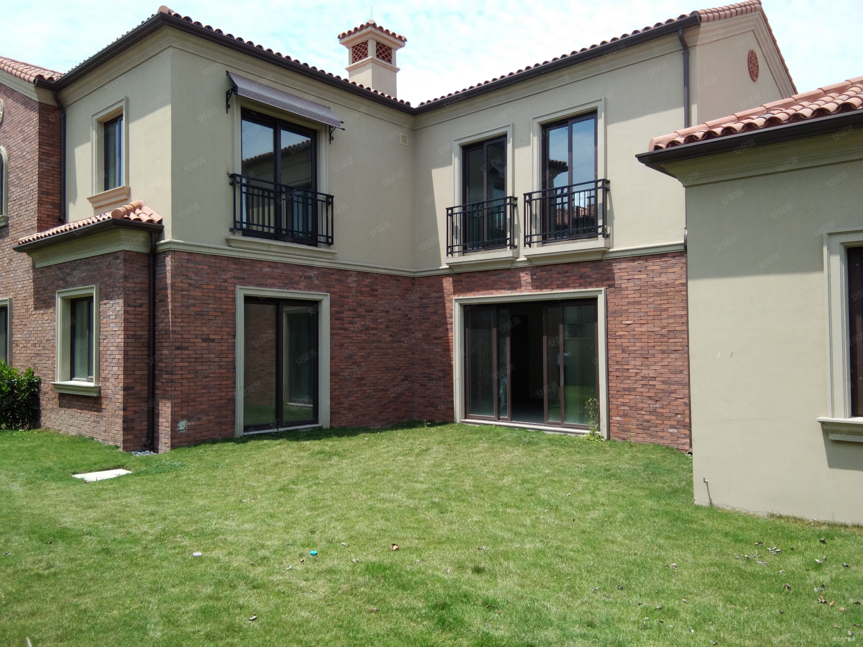 时代御湖合院别墅私密集中南花园200平难得遇到的大花园