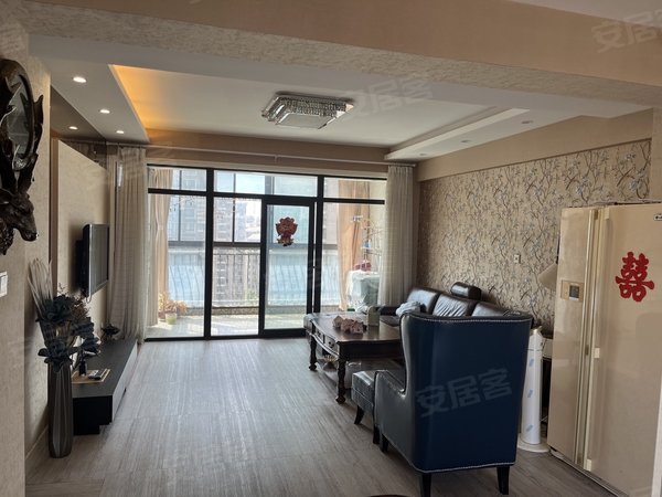 扬州邗江火车站京华御景苑京华城二期御景苑精装3房2卫,图片真,首出租