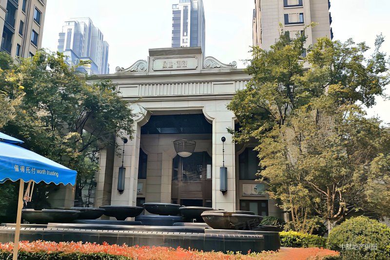 合肥房产网>合肥二手房>包河二手房>南门换乘中心二手房>绿地御徽>800