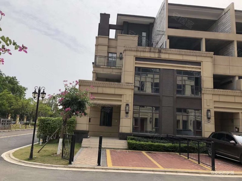 观澜珠江御景别墅前后100平花园挑高客厅带电梯井