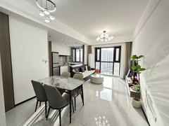 威海环翠南竹岛恒大海上帝景 精装大两居干净敞亮大落地窗品质装修近皇冠大相框出租房源真实图片