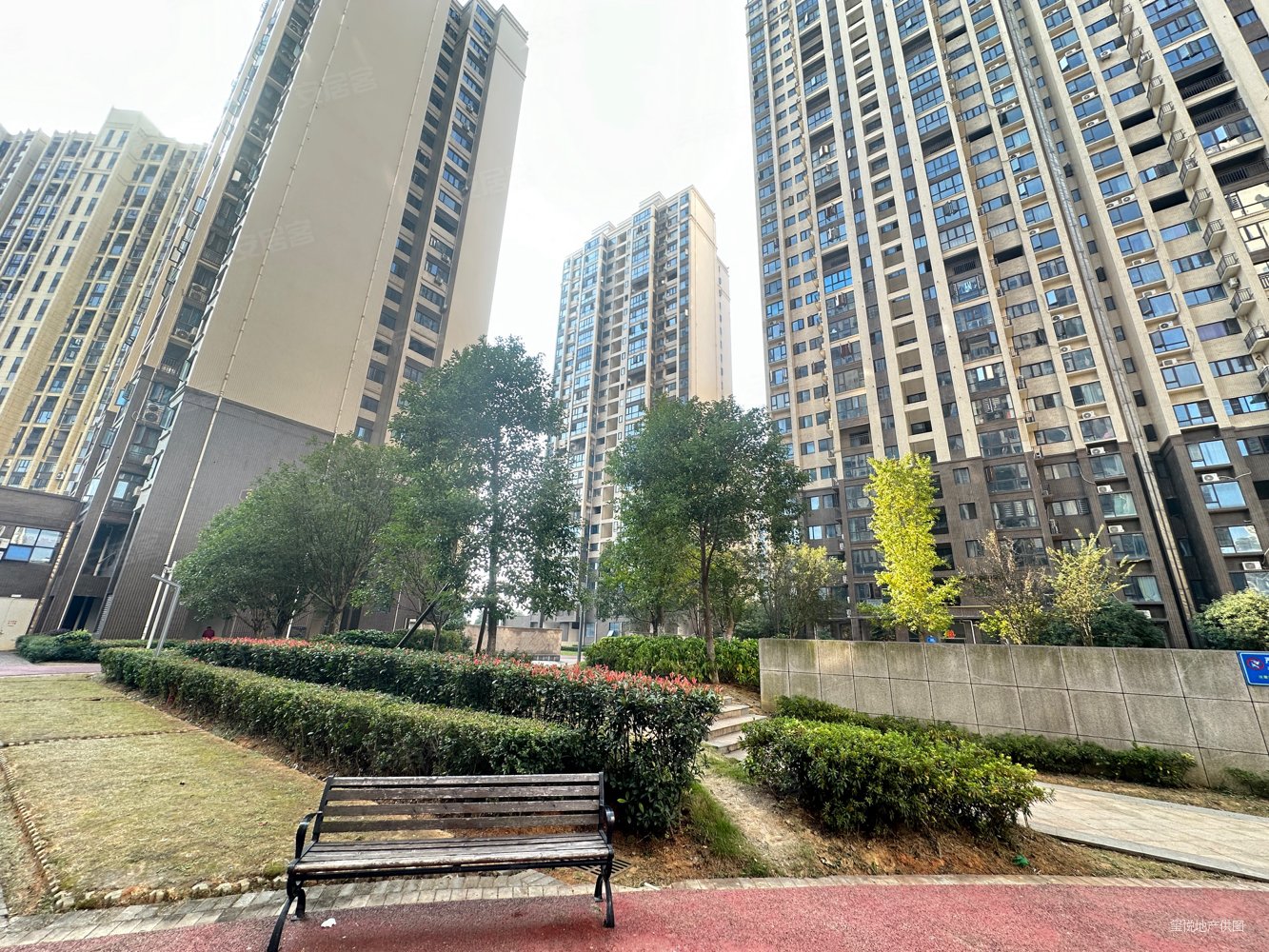 宁乡吾悦广场对面 香山景苑 毛坯四房 售71.8万,香山锦苑二手房,71.