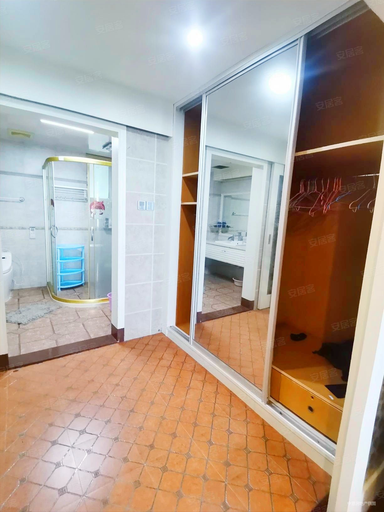 近关口,一线海景房,单价仅售16000,海湾新家园二手房,240万,3室2厅,2