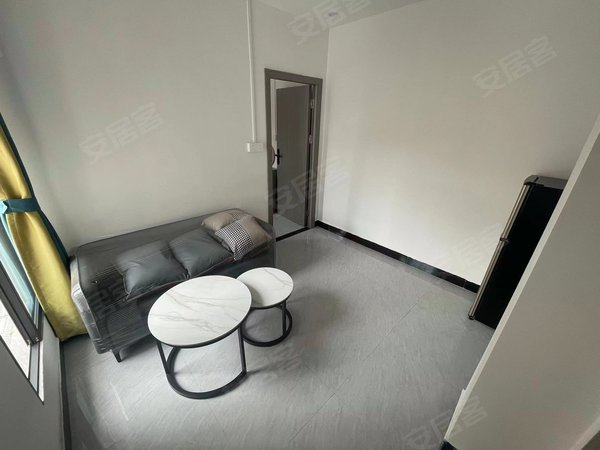 6号线 柯木塱 近凤凰汇精装大单间家具齐全 拎包入住出租房源真实图片