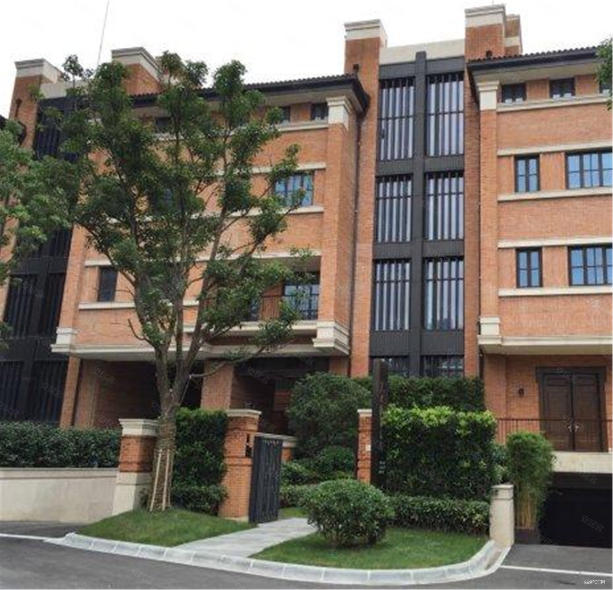 华侨城苏河湾(别墅)4室2厅5卫369㎡南6900万