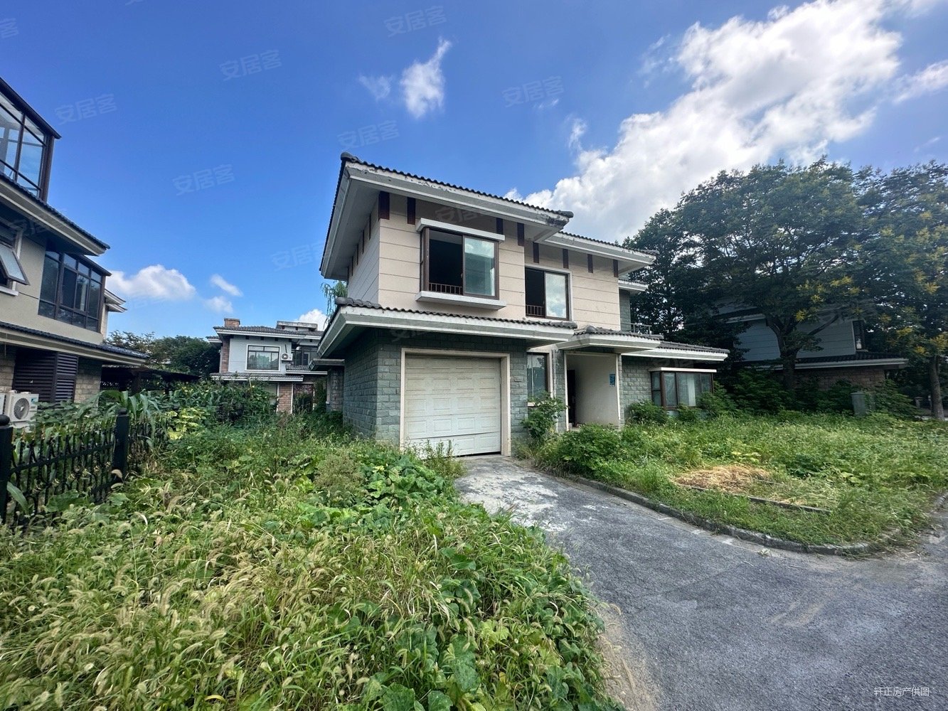 丰泽园独栋别墅南花园 北临河花园600平 纯毛坯