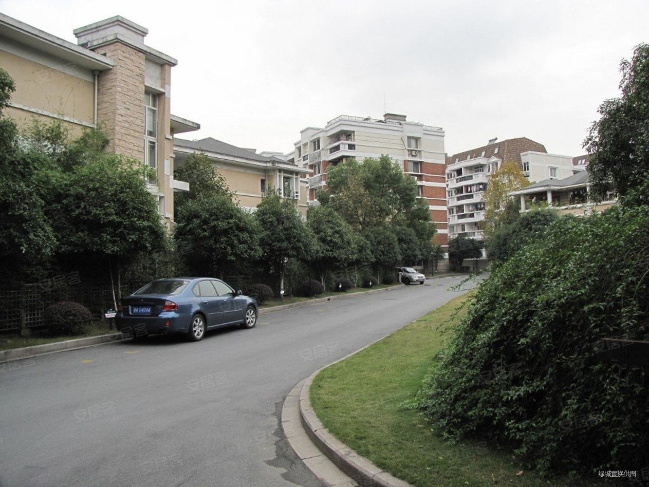 兰桂花园 80方露台 不沿马路 书好房 顶层复式