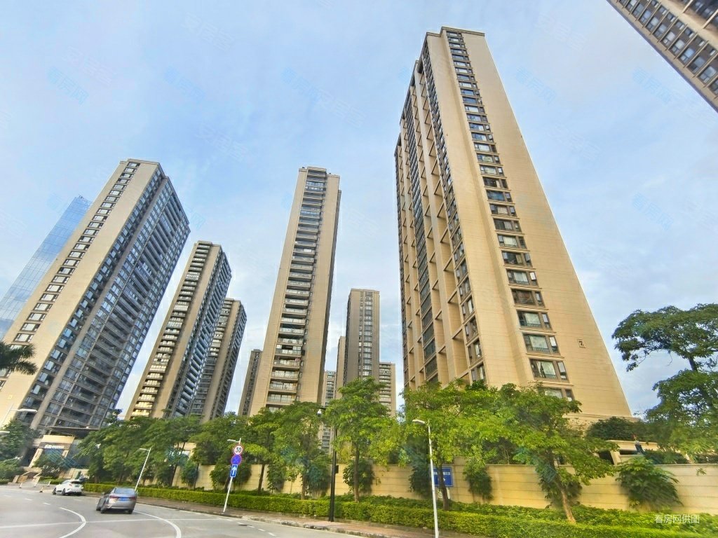 翠湖香山玉兰苑3室2厅2卫114.33㎡南330万