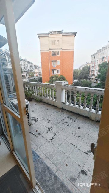 绿岛花园南区3室2厅2卫113.88㎡南北75万