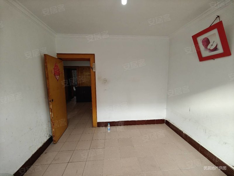 东新苑二层可过户可贷款出行方便随时可看