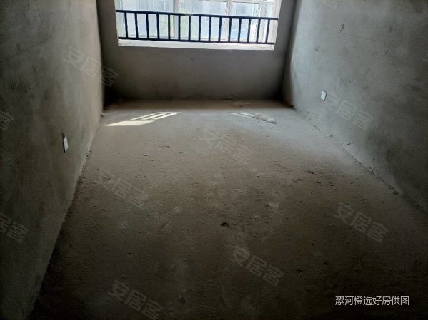 方泰东方明珠3室2厅1卫130㎡南北65万